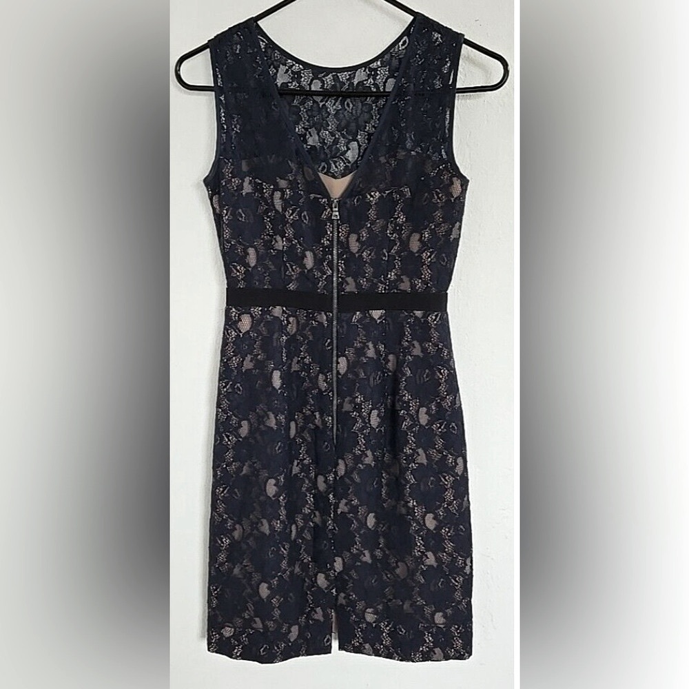 BCBG MAXAZRIA Alice Lace Shift Dress WaistBand Lined Sleeveless in Blue Size 10 - Picture 6 of 13